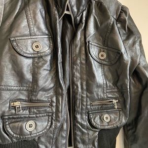 Cropped black bomber